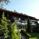 Silberdistel Garni Konukevi 4*